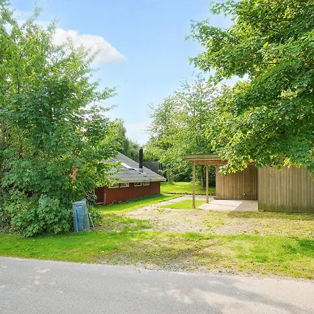4 Person In Gilleleje-by Traum *